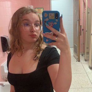 Meet your Posher, Alyssa